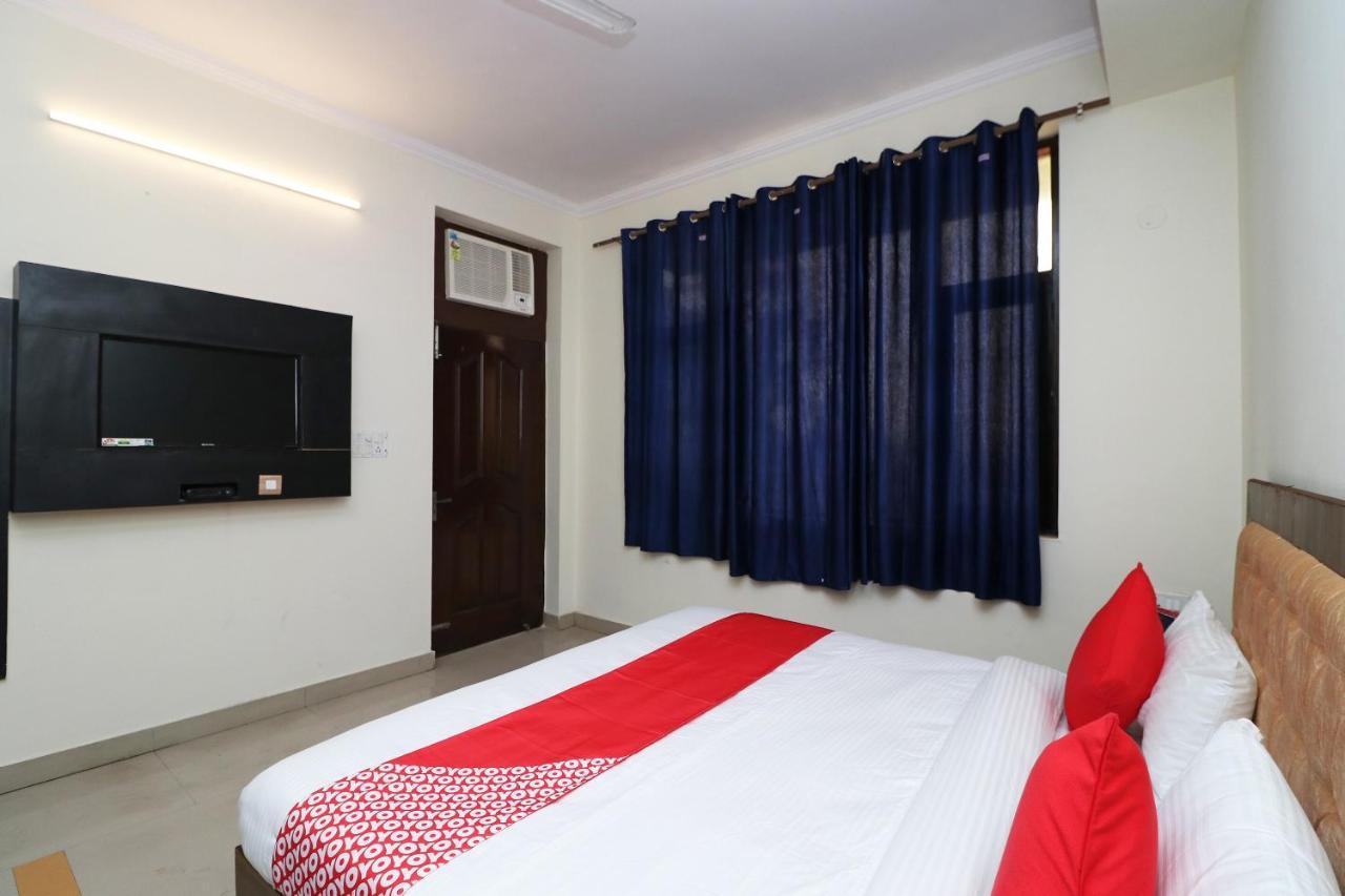 Oyo Flagship 28755 Hotel 9 Palm Rājpur Exteriör bild