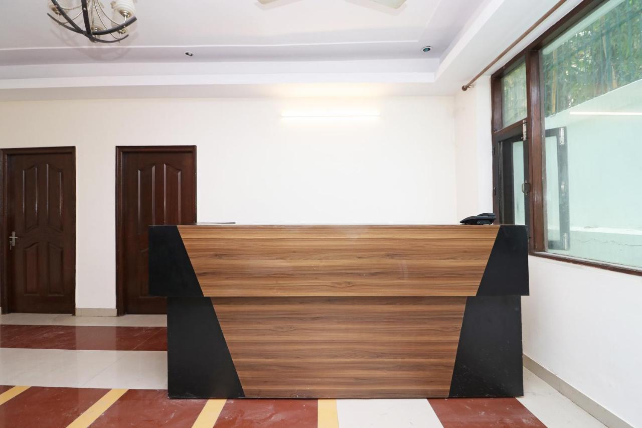 Oyo Flagship 28755 Hotel 9 Palm Rājpur Exteriör bild