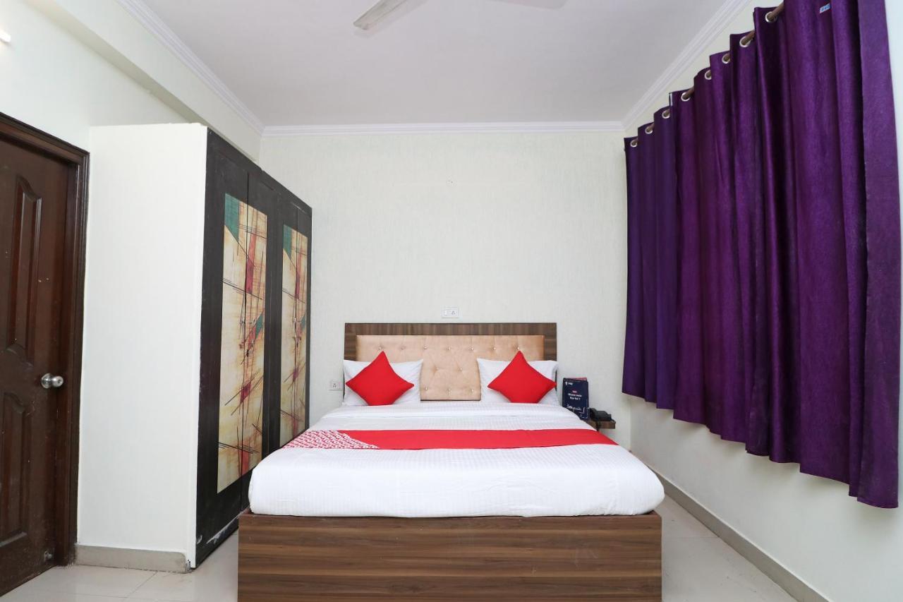 Oyo Flagship 28755 Hotel 9 Palm Rājpur Exteriör bild