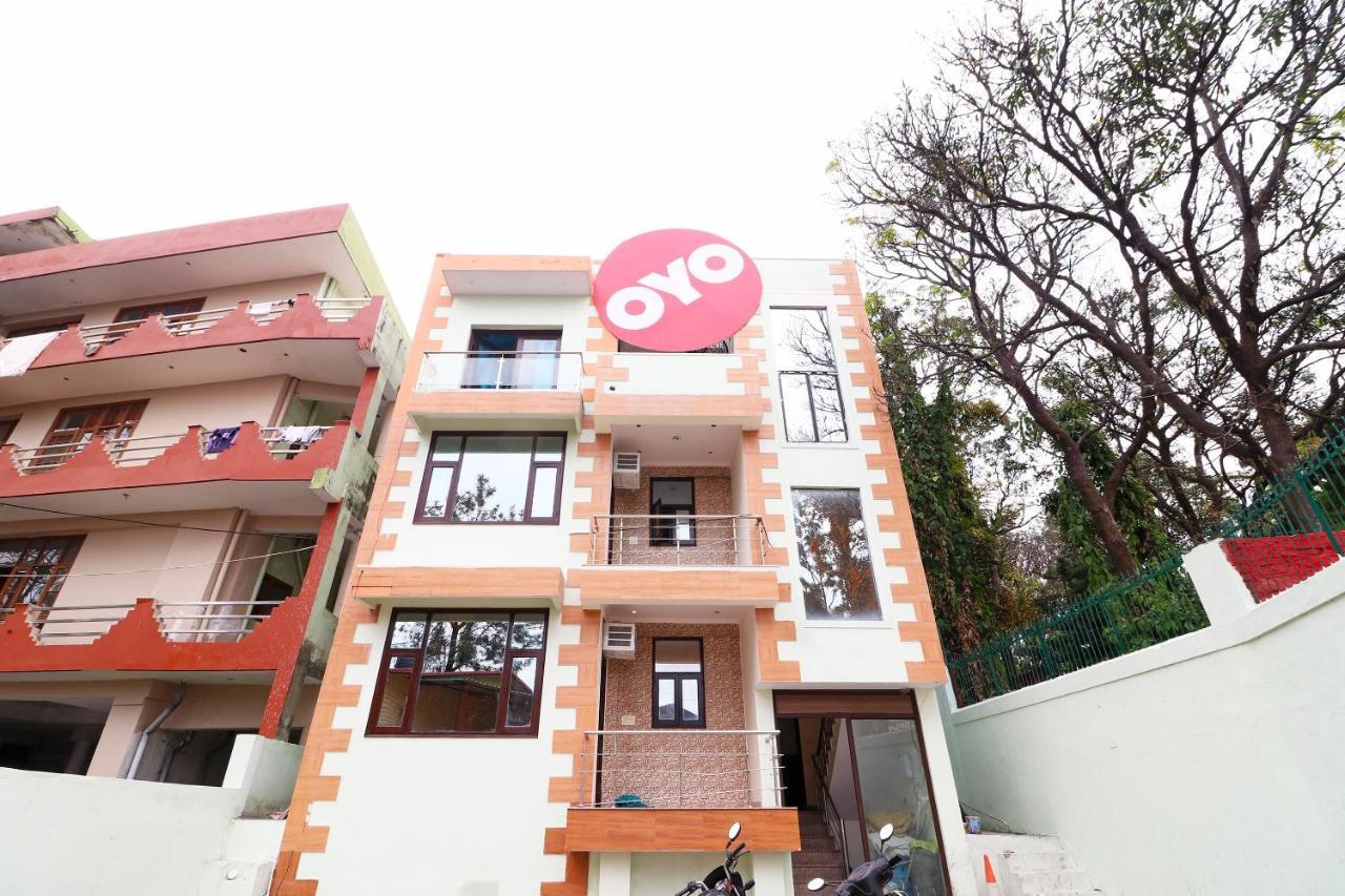 Oyo Flagship 28755 Hotel 9 Palm Rājpur Exteriör bild