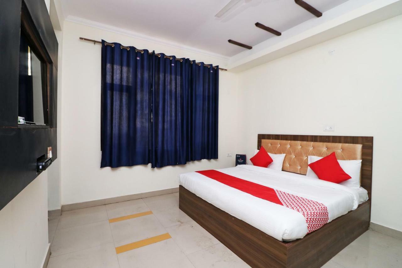 Oyo Flagship 28755 Hotel 9 Palm Rājpur Exteriör bild