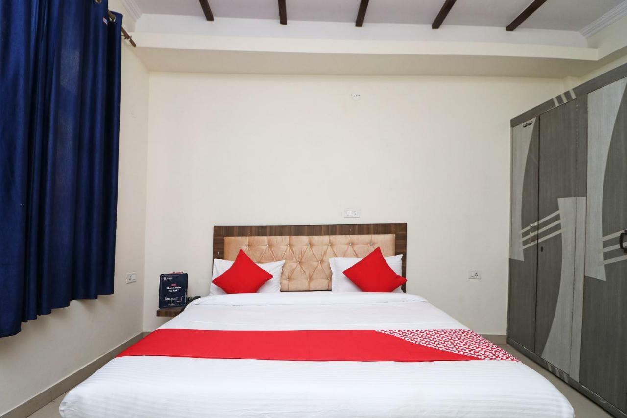 Oyo Flagship 28755 Hotel 9 Palm Rājpur Exteriör bild